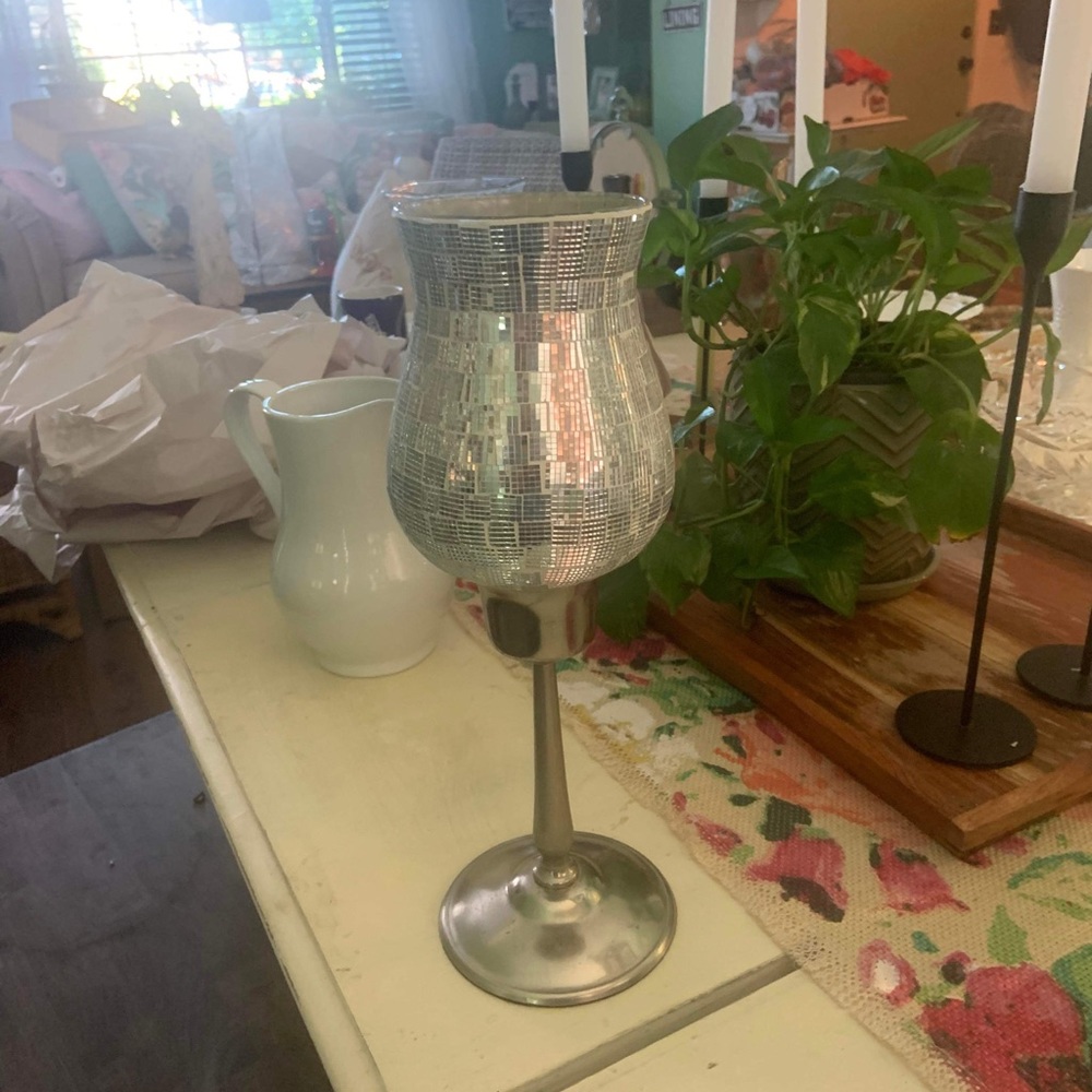 Beautiful Silver look candle holder with beautiful shade
